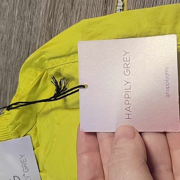 Happily Grey Women's Parachute Cargo Pants in Yellow Size Medium - Picture 7 of 8